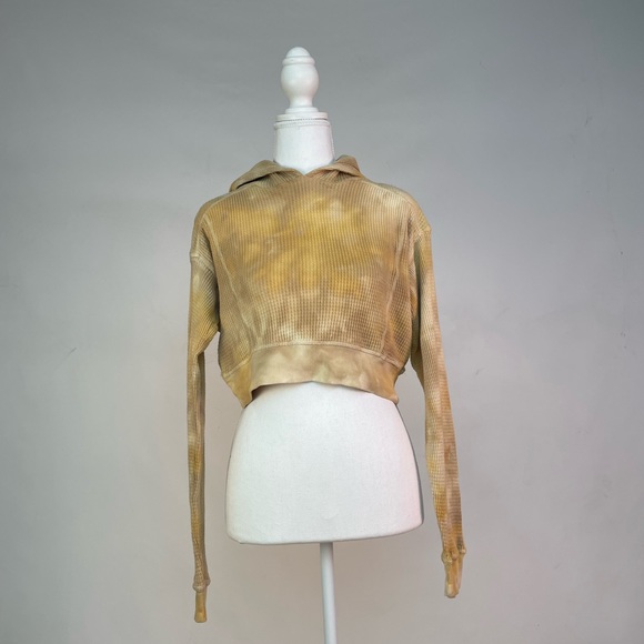 wild fable Tops - NWT. Women’s Cropped Brown Tie-Dye Waffle Hoodie- Wild Fable